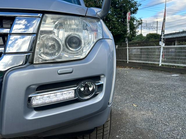 パジェロ ロング　ＧＲ　ディーゼルターボＧＲ　４ＷＤ１オーナー　ＥＴＣ車載器　禁煙車　スマートキー　キーレス　３列シート　純正ホイール　Ｗエアコン　バックカメラ　クルーズコントロール付き（20枚目）