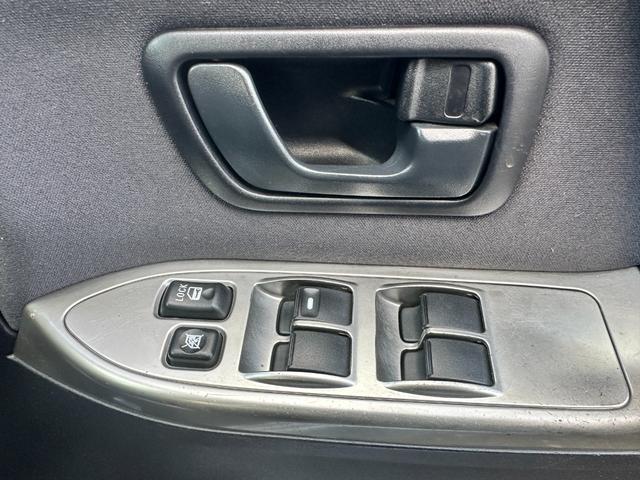 パジェロ ロング　ＧＲ　ディーゼルターボＧＲ　４ＷＤ１オーナー　ＥＴＣ車載器　禁煙車　スマートキー　キーレス　３列シート　純正ホイール　Ｗエアコン　バックカメラ　クルーズコントロール付き（25枚目）