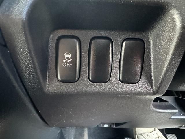 パジェロ ロング　ＧＲ　ディーゼルターボＧＲ　４ＷＤ１オーナー　ＥＴＣ車載器　禁煙車　スマートキー　キーレス　３列シート　純正ホイール　Ｗエアコン　バックカメラ　クルーズコントロール付き（26枚目）