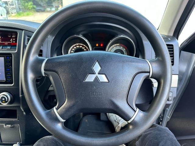 パジェロ ロング　ＧＲ　ディーゼルターボＧＲ　４ＷＤ１オーナー　ＥＴＣ車載器　禁煙車　スマートキー　キーレス　３列シート　純正ホイール　Ｗエアコン　バックカメラ　クルーズコントロール付き（27枚目）