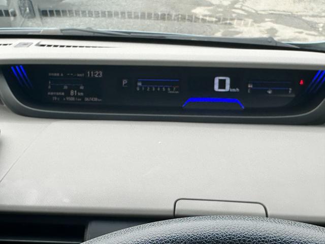 フリード Ｇ・ホンダセンシング　ＥＴＣ　ナビテレビ　バックカメラ　ＵＶカットパッケージ　ＨＩＤ　ヘッドライト　フロントフォグ　純正ホイール　ハーフレーザーシート（17枚目）