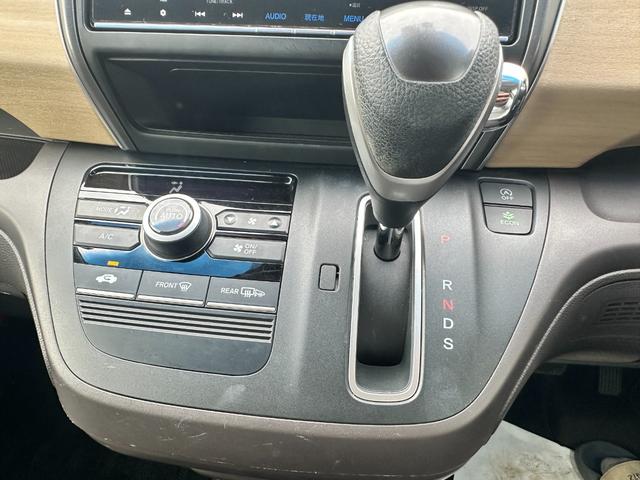 フリード Ｇ・ホンダセンシング　ＥＴＣ　ナビテレビ　バックカメラ　ＵＶカットパッケージ　ＨＩＤ　ヘッドライト　フロントフォグ　純正ホイール　ハーフレーザーシート（20枚目）