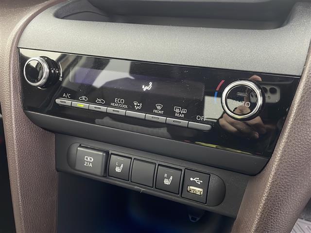 ハイブリッドＺ　トヨタセーフティセンス　ブラインドスポットモニター　純正８インチディスプレイ　ＢＴ　ＡｐｐｌｅＣａｒＰｌａｙ　クルコン　ハーフレザーシート前席シートヒーター　ステアリングヒーター　ＥＴＣ　ＬＥＤ　禁煙(22枚目)