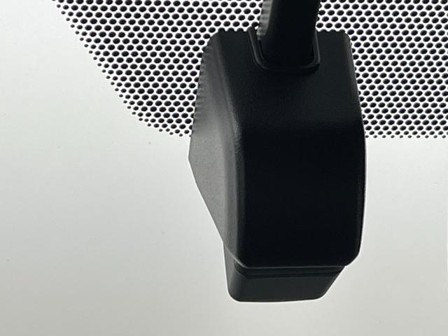 ノア ハイブリッドＳｉ　ダブルバイビーＩＩ　純正９型ナビ　純正１２型フリップダウンモニター　シートヒーター　バックカメラ　電動パワースライドドア　トヨタセーフティセンスＣ　クルーズコントロール　ＥＴＣ２．０　前方／車内ドライブレコーダー　禁煙車（13枚目）