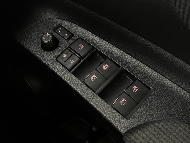 シエンタ ハイブリッドＧ　クエロ　ナビ　Ｂカメラ　ドラレコ　ＥＴＣ　衝突軽減　禁煙　トヨタセーフティセンス　シートヒーター　革巻きステアリング　革シートカバー　ＬＥＤヘッドライト　オートライト　オートマチックハイビーム　フロアマット（18枚目）