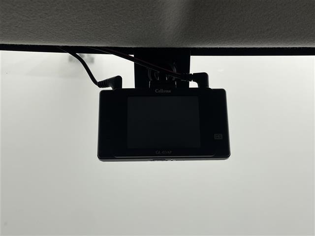 Ｎ－ＢＯＸスラッシュ Ｇ・ターボＬインテリアカラーパッケージ　純正ナビ　フルセグＴＶ　バックカメラ　前後ドライブレコーダー　ＥＴＣ　クルーズコントロール　ＨＩＤヘッドライト　充電用ＵＳＢ　電動パーキングブレーキ　パドルシフト　ステアリングスイッチ　禁煙車（5枚目）