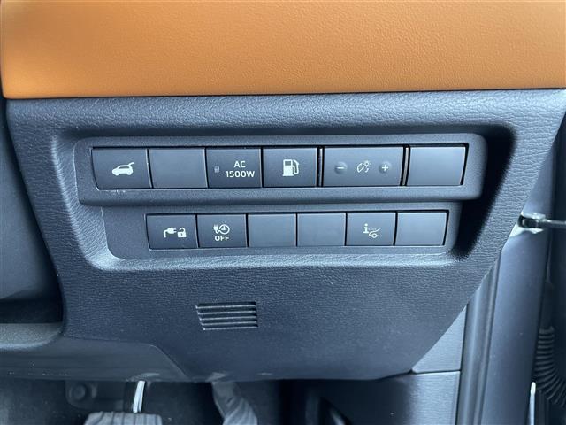 アウトランダーＰＨＥＶ Ｐ　純正９インチナビ　ＢＯＳＥサウンド　ワイヤレス充電器　ｅ－Ａｓｓｉｓｔ　衝突被害軽減ブレーキ　レーダークルコン　レザーシート　パワーシート　シートヒーター　ＢＳＭ　ＡＣ１００Ｖ　充電ケーブル積載　禁煙（28枚目）