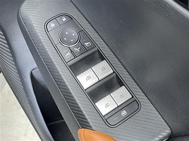 アウトランダーＰＨＥＶ Ｐ　純正９インチナビ　ＢＯＳＥサウンド　ワイヤレス充電器　ｅ－Ａｓｓｉｓｔ　衝突被害軽減ブレーキ　レーダークルコン　レザーシート　パワーシート　シートヒーター　ＢＳＭ　ＡＣ１００Ｖ　充電ケーブル積載　禁煙（29枚目）