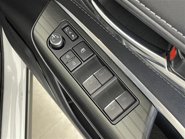 ハリアーハイブリッド Ｚ　レザーパッケージ　モデリスタエアロ　１２．３インチＪＢＬナビ　パノラミックビューモニター　おくだけ充電　ブラインドスポットモニター　デジタルインナーミラー　前後ドライブレコーダー　ヘッドアップディスプレイ　ＥＴＣ　禁煙（30枚目）