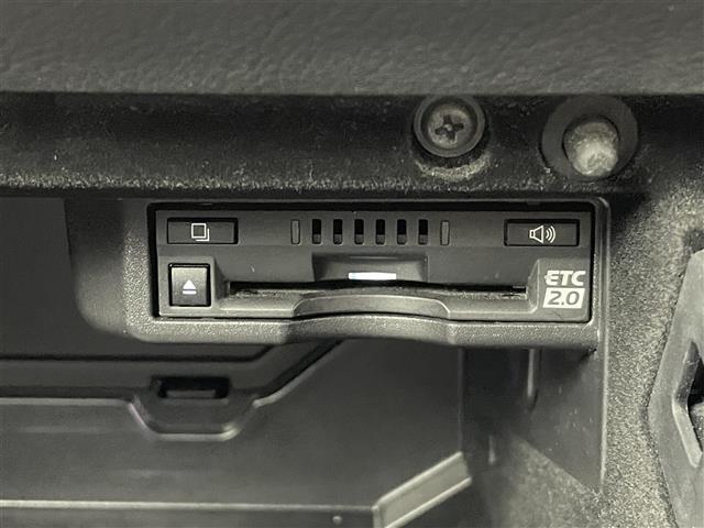 ＩＳ ＩＳ３００ｈ　Ｆスポーツ　純正１０．３インチナビ　ムーンルーフ　パノラミックビューモニター　ＦＳＰＯＲＴ専用本革スポーツシート　三眼ＬＥＤヘッドライト　ブラインドスポットモニター　レクサスセーフティ　純正ＥＴＣ２．０　禁煙車（13枚目）