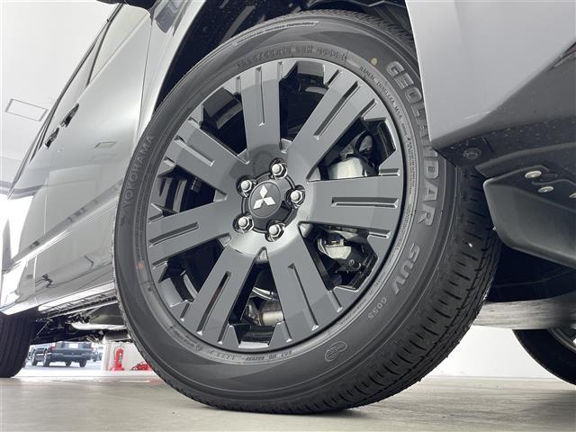 デリカＤ：５ シャモニー　登録済未使用車　全周囲カメラ　シートヒーター　ステアリングヒーター　パワーシート　エレクトリックテールゲート　両側パワースライドドア　パドルシフト　アダプティブクルーズコントロール　ハーフレザーシート（17枚目）