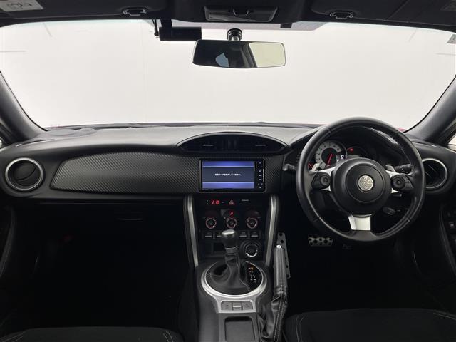 ８６ ＧＴ　ＴＲＤエアロ　ＨＫＳマフラー　ＨＫＳサスペンション　７型ナビ　バックカメラ　ドライブレコーダー　ＥＴＣ　ＬＥＤヘッドライト　オートライト　フォグランプ　パドルシフト　スマートキ　プッシュスタート　禁煙（2枚目）