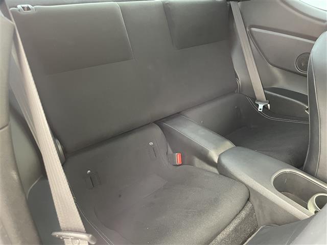 ８６ ＧＴ　ＴＲＤエアロ　ＨＫＳマフラー　ＨＫＳサスペンション　７型ナビ　バックカメラ　ドライブレコーダー　ＥＴＣ　ＬＥＤヘッドライト　オートライト　フォグランプ　パドルシフト　スマートキ　プッシュスタート　禁煙（33枚目）