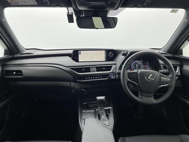 UX UX250h バージョンC パノラミックビューモニター BSM 純正10.3型メーカーナビ 合皮シート シートヒーター ポジションメモリー機能付パワーシート 追従クルーズコントロール LEDヘッドライト ETC2.0 禁煙車(2枚目)