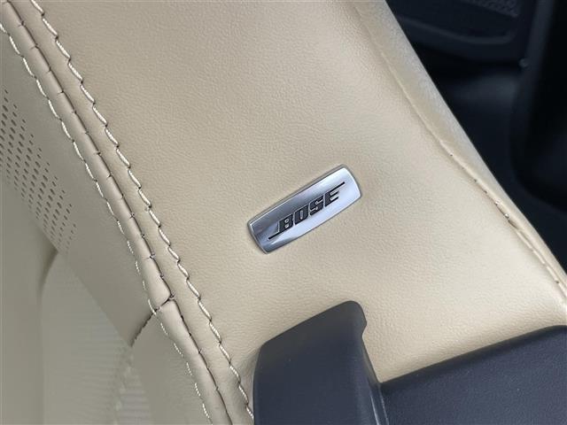 ロードスター Ｓレザーパッケージ　Ｖセレクション　６ＭＴ　ＢＯＳＥサウンド　純正８．８インチセンターディスプレイ　バックカメラ　プッシュスタート　スマートキー　ＥＴＣ　ＬＥＤヘッドランプ　シートヒーター　ナッパレザー（スポーツタン）シート　　禁煙車（6枚目）