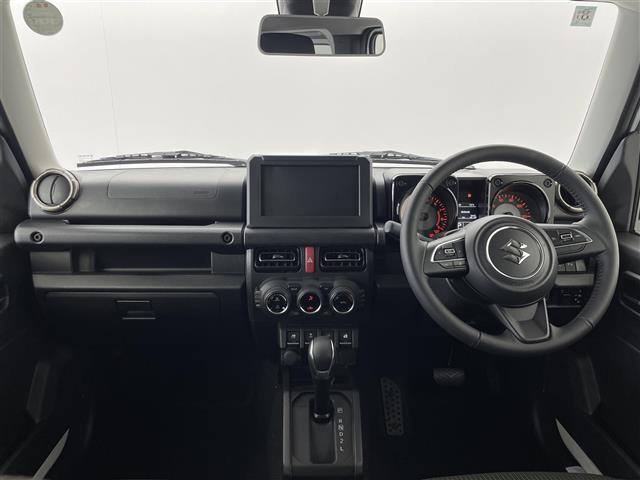 ジムニー ＸＣ　届出済未使用車　シートヒーター　デュアルセンサーブレーキサポート　ＬＥＤヘッドライト　純正１５インチアルミ　クルーズコントロール　コーナーセンサー　ヒルディセントコントロール　オートマチックハイビーム（2枚目）