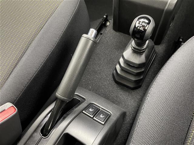 ジムニー ＸＣ　届出済未使用車　シートヒーター　デュアルセンサーブレーキサポート　ＬＥＤヘッドライト　純正１５インチアルミ　クルーズコントロール　コーナーセンサー　ヒルディセントコントロール　オートマチックハイビーム（5枚目）