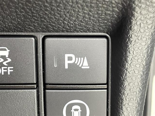 シビック タイプR 6速マニュアル 純正9インチナビ Bカメラ Bremboキャリパー リアウィング ホンダセンシング 純正19インチAW BSM LEDヘッドライト 衝突軽減ブレーキ クリアランスソナー ETC 禁煙車(11枚目)