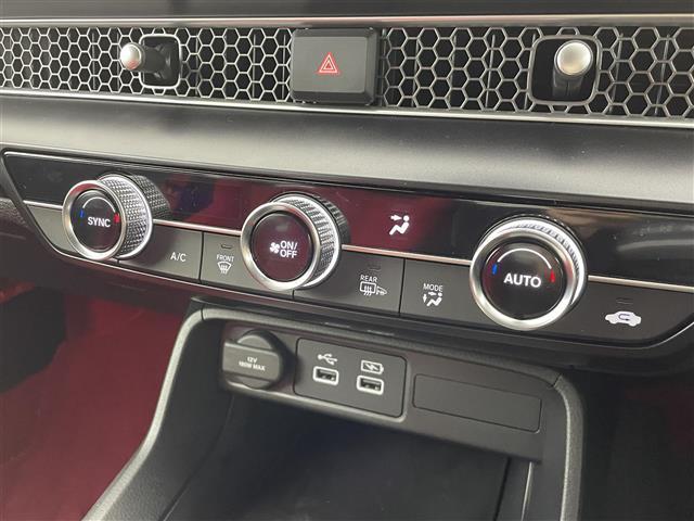 シビック タイプR 6速マニュアル 純正9インチナビ Bカメラ Bremboキャリパー リアウィング ホンダセンシング 純正19インチAW BSM LEDヘッドライト 衝突軽減ブレーキ クリアランスソナー ETC 禁煙車(18枚目)