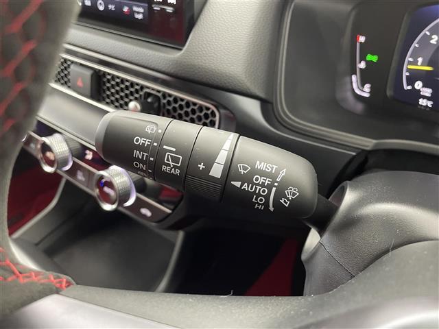 シビック タイプR 6速マニュアル 純正9インチナビ Bカメラ Bremboキャリパー リアウィング ホンダセンシング 純正19インチAW BSM LEDヘッドライト 衝突軽減ブレーキ クリアランスソナー ETC 禁煙車(20枚目)