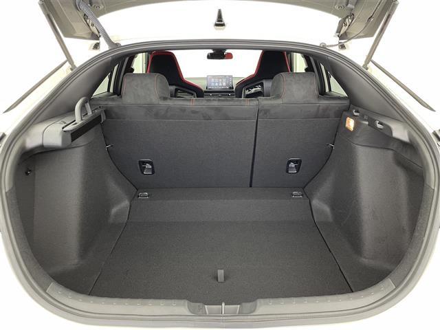 シビック タイプR 6速マニュアル 純正9インチナビ Bカメラ Bremboキャリパー リアウィング ホンダセンシング 純正19インチAW BSM LEDヘッドライト 衝突軽減ブレーキ クリアランスソナー ETC 禁煙車(36枚目)