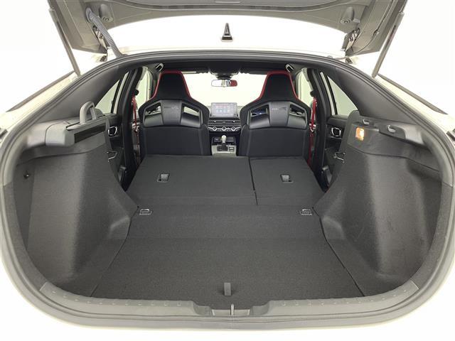 シビック タイプR 6速マニュアル 純正9インチナビ Bカメラ Bremboキャリパー リアウィング ホンダセンシング 純正19インチAW BSM LEDヘッドライト 衝突軽減ブレーキ クリアランスソナー ETC 禁煙車(37枚目)