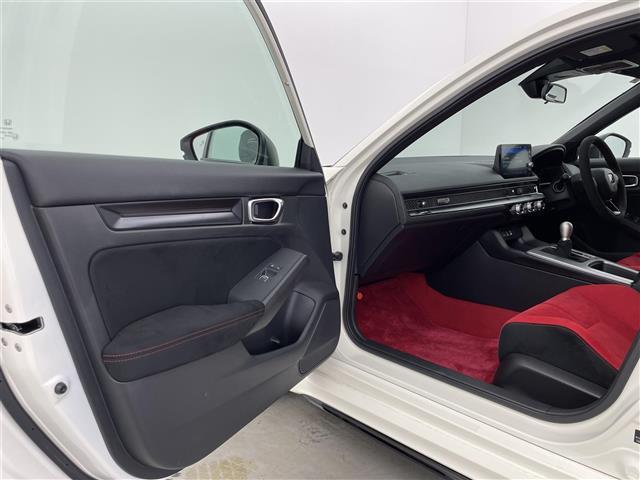 シビック タイプR 6速マニュアル 純正9インチナビ Bカメラ Bremboキャリパー リアウィング ホンダセンシング 純正19インチAW BSM LEDヘッドライト 衝突軽減ブレーキ クリアランスソナー ETC 禁煙車(38枚目)