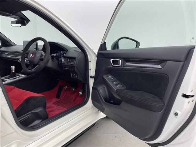 シビック タイプR 6速マニュアル 純正9インチナビ Bカメラ Bremboキャリパー リアウィング ホンダセンシング 純正19インチAW BSM LEDヘッドライト 衝突軽減ブレーキ クリアランスソナー ETC 禁煙車(39枚目)