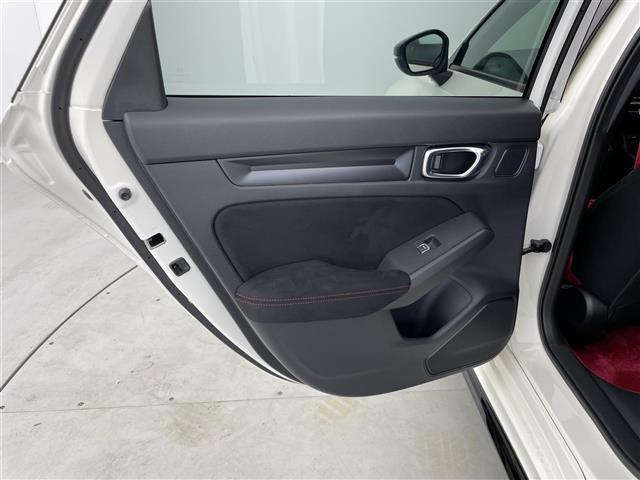 シビック タイプR 6速マニュアル 純正9インチナビ Bカメラ Bremboキャリパー リアウィング ホンダセンシング 純正19インチAW BSM LEDヘッドライト 衝突軽減ブレーキ クリアランスソナー ETC 禁煙車(40枚目)