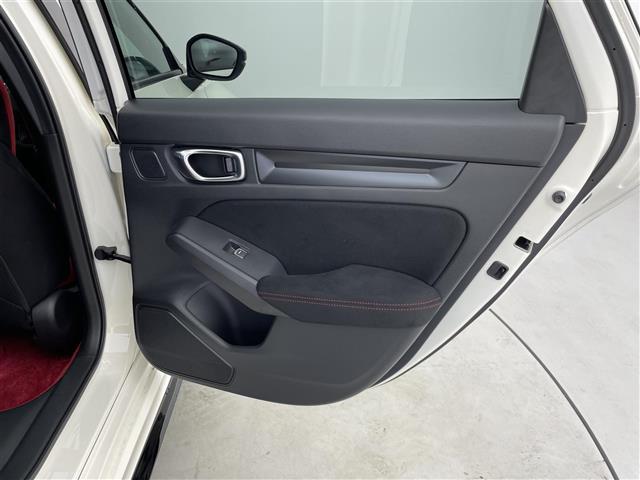 シビック タイプR 6速マニュアル 純正9インチナビ Bカメラ Bremboキャリパー リアウィング ホンダセンシング 純正19インチAW BSM LEDヘッドライト 衝突軽減ブレーキ クリアランスソナー ETC 禁煙車(41枚目)