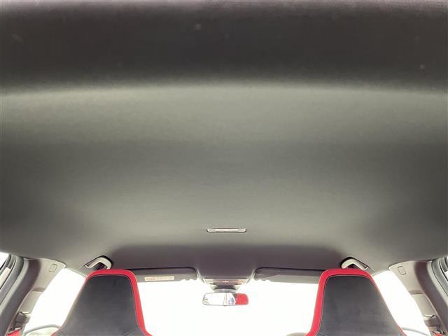 シビック タイプR 6速マニュアル 純正9インチナビ Bカメラ Bremboキャリパー リアウィング ホンダセンシング 純正19インチAW BSM LEDヘッドライト 衝突軽減ブレーキ クリアランスソナー ETC 禁煙車(43枚目)