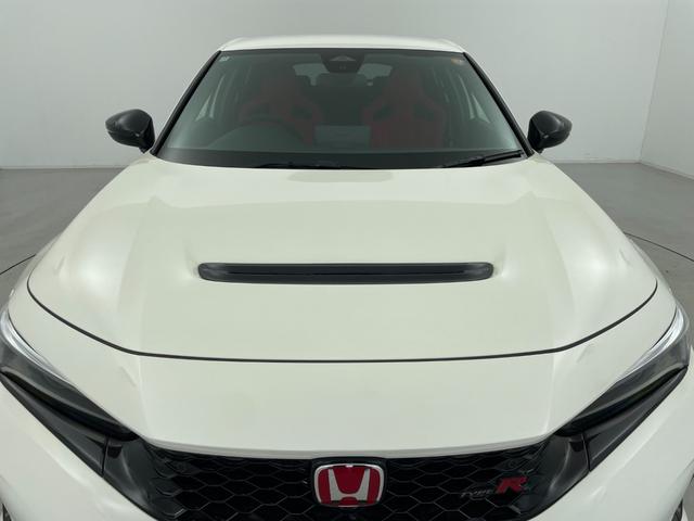 シビック タイプR 6速マニュアル 純正9インチナビ Bカメラ Bremboキャリパー リアウィング ホンダセンシング 純正19インチAW BSM LEDヘッドライト 衝突軽減ブレーキ クリアランスソナー ETC 禁煙車(53枚目)