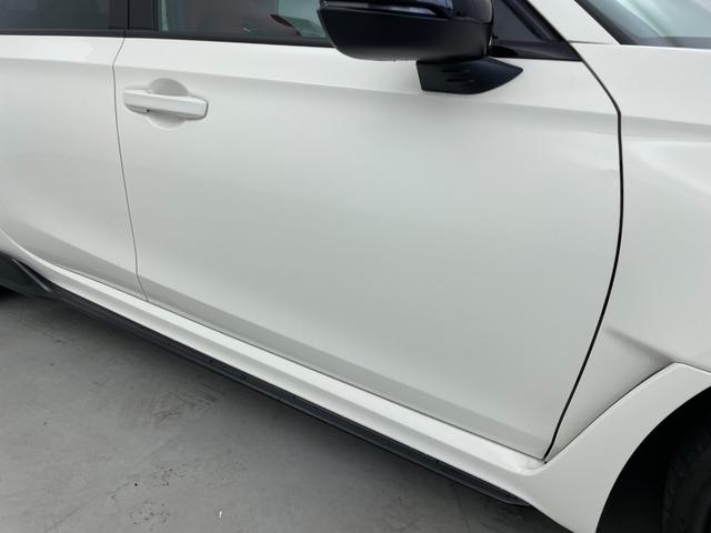 シビック タイプR 6速マニュアル 純正9インチナビ Bカメラ Bremboキャリパー リアウィング ホンダセンシング 純正19インチAW BSM LEDヘッドライト 衝突軽減ブレーキ クリアランスソナー ETC 禁煙車(59枚目)