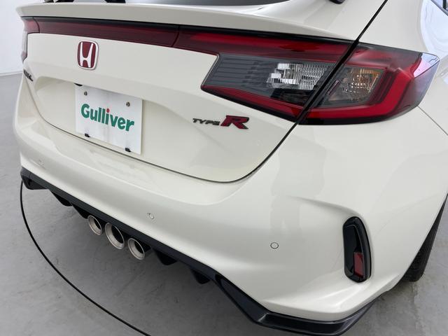 シビック タイプR 6速マニュアル 純正9インチナビ Bカメラ Bremboキャリパー リアウィング ホンダセンシング 純正19インチAW BSM LEDヘッドライト 衝突軽減ブレーキ クリアランスソナー ETC 禁煙車(62枚目)