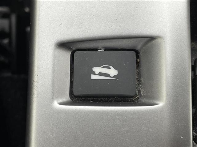 レヴォーグ １．６ＧＴ－Ｓアイサイト　ナビ　フルセグＴＶ　バックカメラ　ＥＴＣ　パドルシフト　パワーシート　全車速追従機能付クルーズコントロール　プリクラッシュブレーキ　レーンキープアシスト　プッシュスタート　ワンオーナー　４ＷＤ　禁煙車（17枚目）