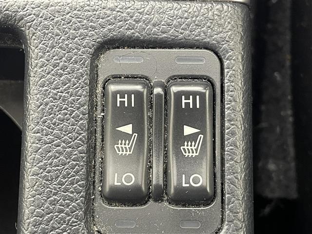 レヴォーグ １．６ＧＴ－Ｓアイサイト　純正ナビ　バックカメラ　黒本革シート　シートヒーター／ポジションメモリー機能付き　ＢＩＬＳＴＥＩＮ製ダンパー　サテンメッキドアミラー　アイサイトＶｅｒ３　４ＷＤ　スマートキー　ＬＥＤライナー　禁煙車（3枚目）