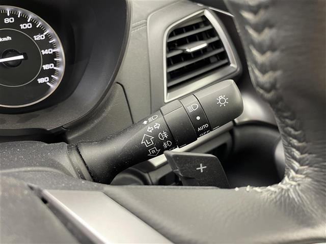 インプレッサスポーツ ２．０ｉ－Ｌアイサイト　７インチナビ　ＬＥＤヘッドランプ／フォグ　ステアリング連動ヘッドランプ　バックカメラ　純正ドライブレコーダー　プッシュスタート　スマートキー　４ＷＤ　パドルシフト　ＥＴＣ　革巻きステアリング　禁煙車（10枚目）