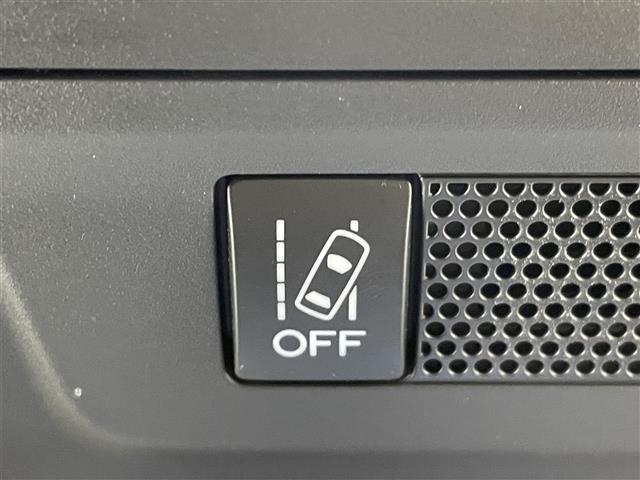 インプレッサスポーツ ２．０ｉ－Ｌアイサイト　７インチナビ　ＬＥＤヘッドランプ／フォグ　ステアリング連動ヘッドランプ　バックカメラ　純正ドライブレコーダー　プッシュスタート　スマートキー　４ＷＤ　パドルシフト　ＥＴＣ　革巻きステアリング　禁煙車（12枚目）