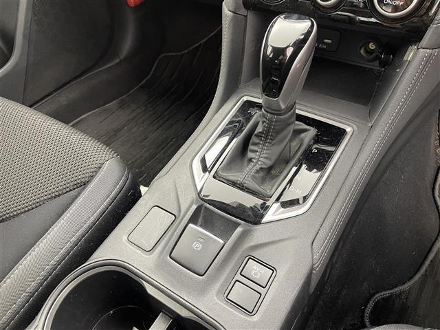 インプレッサスポーツ ２．０ｉ－Ｌアイサイト　７インチナビ　ＬＥＤヘッドランプ／フォグ　ステアリング連動ヘッドランプ　バックカメラ　純正ドライブレコーダー　プッシュスタート　スマートキー　４ＷＤ　パドルシフト　ＥＴＣ　革巻きステアリング　禁煙車（20枚目）