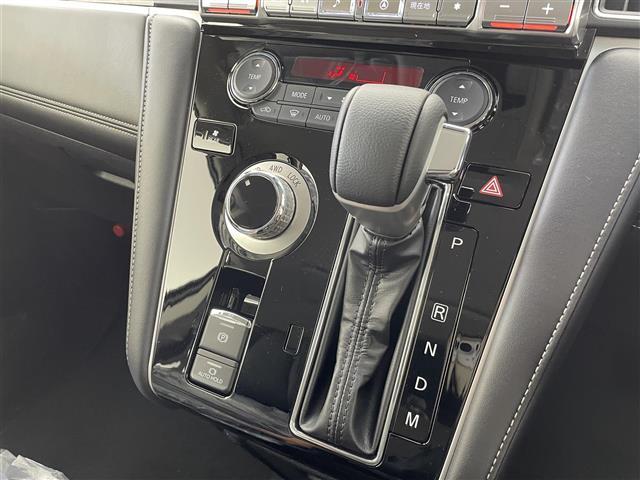 デリカD:5 シャモニー 登録済未使用車 純正12.8インチフリップダウンモニター アルパイン11インチナビ バックカメラ 両側パワースライドドア ハーフレザー シートヒーター e-Assist LEDヘッドライト 4WD(19枚目)