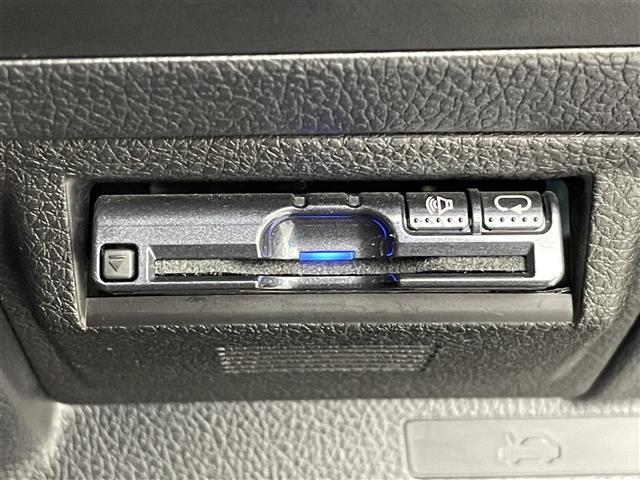 レヴォーグ １．６ＧＴ－Ｓアイサイト　ＳＤナビ　バックカメラ　アイサイト　全車速追従クルーズコントロール　パワーシート　パドルシフト　ＬＥＤヘッドライト　オートライト　フォグランプ　純正ビルシュタインサスペンション　ＥＴＣ　４ＷＤ　禁煙車（6枚目）