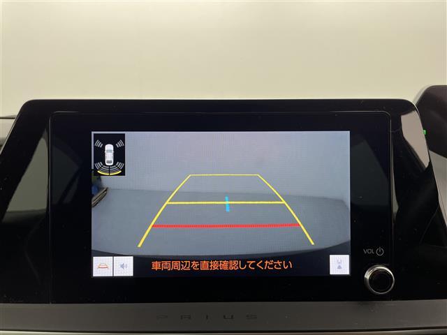【バックモニター】後ろのカメラの映像をモニターに映し出すことができます！後方の見えない死角や、障害物との距離感をしっかり確認することができます！駐車が苦手な方におすすめです。