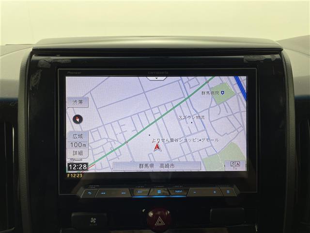 デリカD:5 D パワーパッケージ 運転席パワーシート 8インチSDナビ フリップダウンモニター バックカメラ 電動リアゲート 両側パワースライドドア シートヒーター MTモード付AT HIDヘッドライト ETC スマートキー 4WD(4枚目)