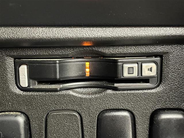 デリカD:5 D パワーパッケージ 運転席パワーシート 8インチSDナビ フリップダウンモニター バックカメラ 電動リアゲート 両側パワースライドドア シートヒーター MTモード付AT HIDヘッドライト ETC スマートキー 4WD(8枚目)