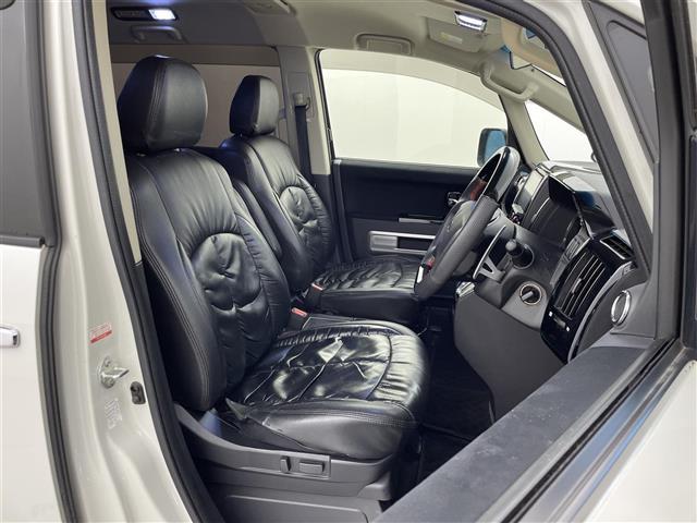 デリカD:5 D パワーパッケージ 運転席パワーシート 8インチSDナビ フリップダウンモニター バックカメラ 電動リアゲート 両側パワースライドドア シートヒーター MTモード付AT HIDヘッドライト ETC スマートキー 4WD(27枚目)