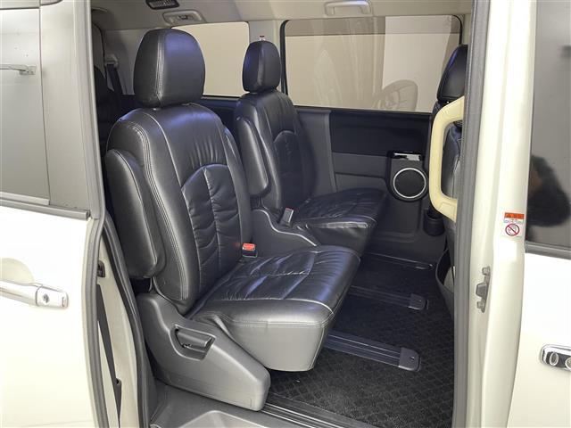 デリカD:5 D パワーパッケージ 運転席パワーシート 8インチSDナビ フリップダウンモニター バックカメラ 電動リアゲート 両側パワースライドドア シートヒーター MTモード付AT HIDヘッドライト ETC スマートキー 4WD(30枚目)