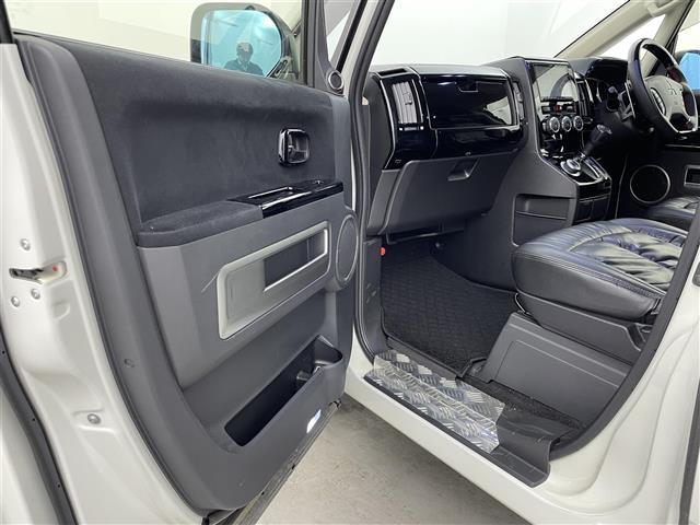 デリカD:5 D パワーパッケージ 運転席パワーシート 8インチSDナビ フリップダウンモニター バックカメラ 電動リアゲート 両側パワースライドドア シートヒーター MTモード付AT HIDヘッドライト ETC スマートキー 4WD(40枚目)