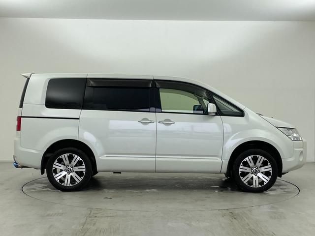 デリカD:5 D パワーパッケージ 運転席パワーシート 8インチSDナビ フリップダウンモニター バックカメラ 電動リアゲート 両側パワースライドドア シートヒーター MTモード付AT HIDヘッドライト ETC スマートキー 4WD(45枚目)