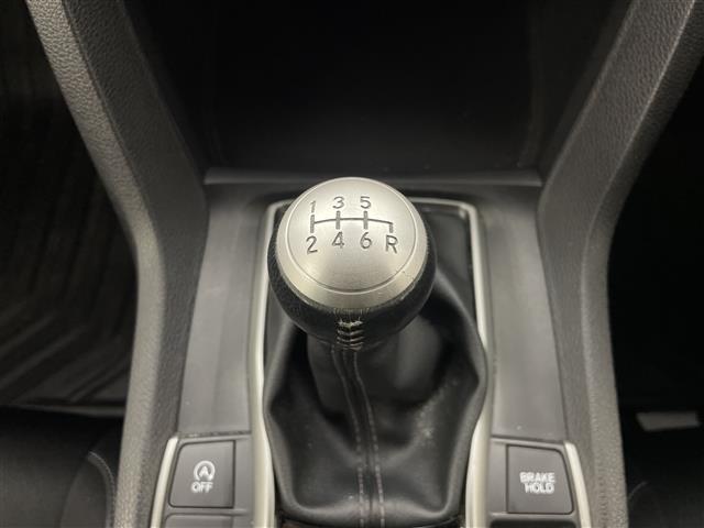 シビック ハッチバック 6速MT 純正7インチナビ 純正前後ドライブレコーダー バックカメラ ホンダセンシング 純正ビルトインETC2.0 衝突被害軽減ブレーキ 車線逸脱警報システム 前席シートヒーター ワンオーナー 禁煙車(3枚目)