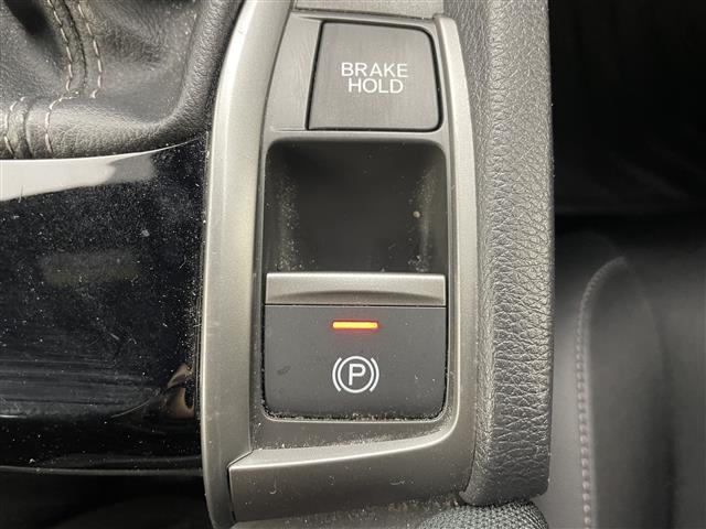 シビック ハッチバック 6速MT 純正7インチナビ 純正前後ドライブレコーダー バックカメラ ホンダセンシング 純正ビルトインETC2.0 衝突被害軽減ブレーキ 車線逸脱警報システム 前席シートヒーター ワンオーナー 禁煙車(10枚目)